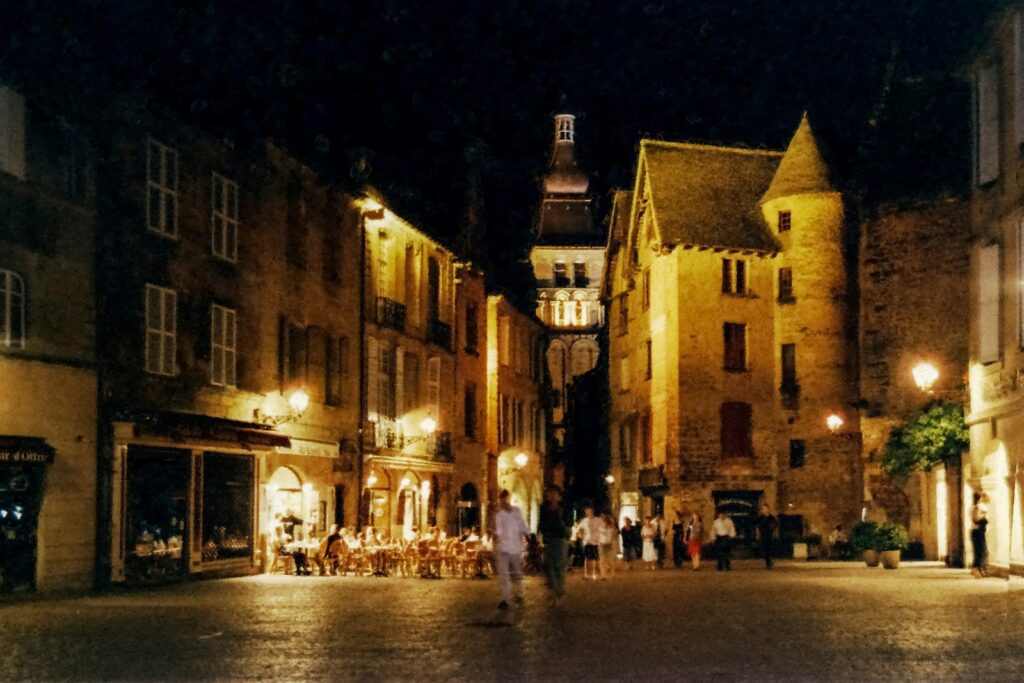 Sarlat-la-Canéda bij avond