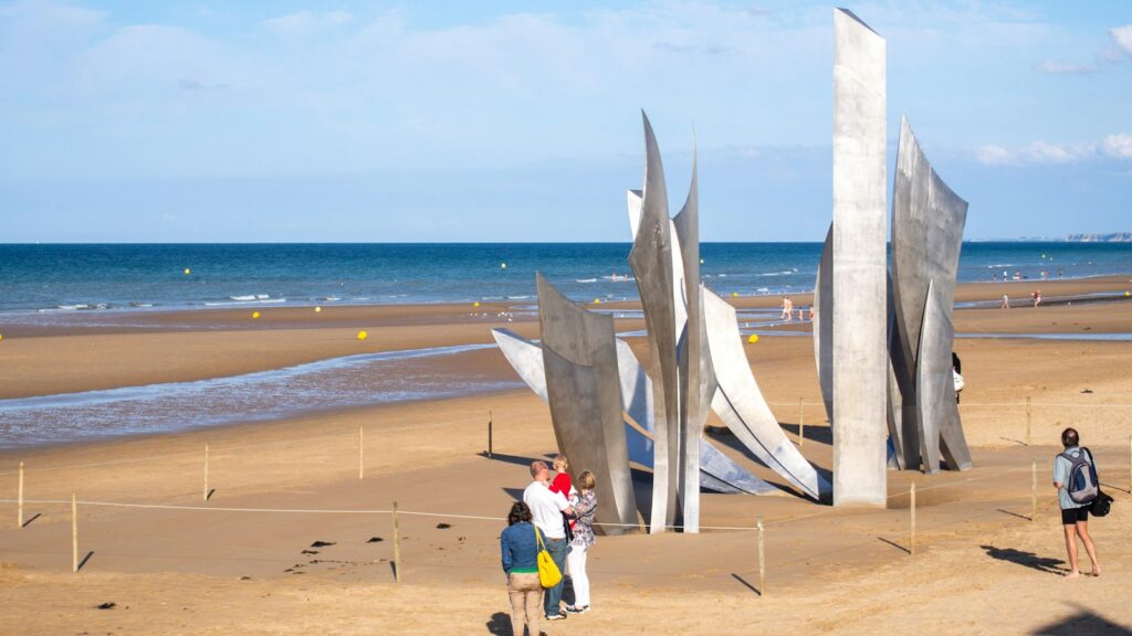 Monument Les Braves op Omaha Beach