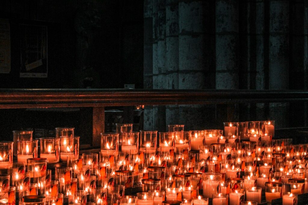 Kaarsjes in de kathedraal van Rouen