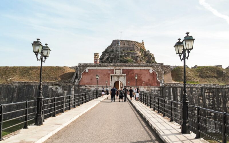 Toegangsbrug naar de oude vesting van Corfu